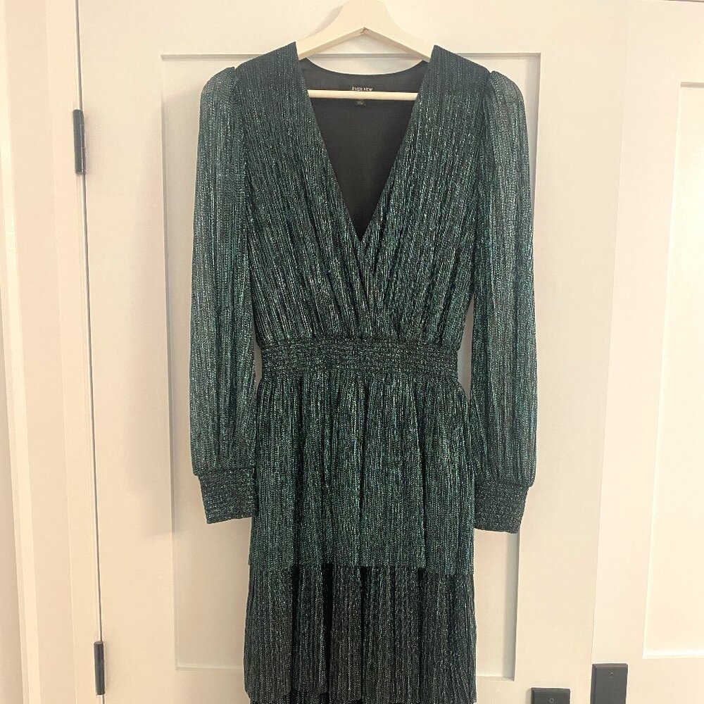 Ever New Metallic Green Pleated Tiered Midi Dress – Size US 4